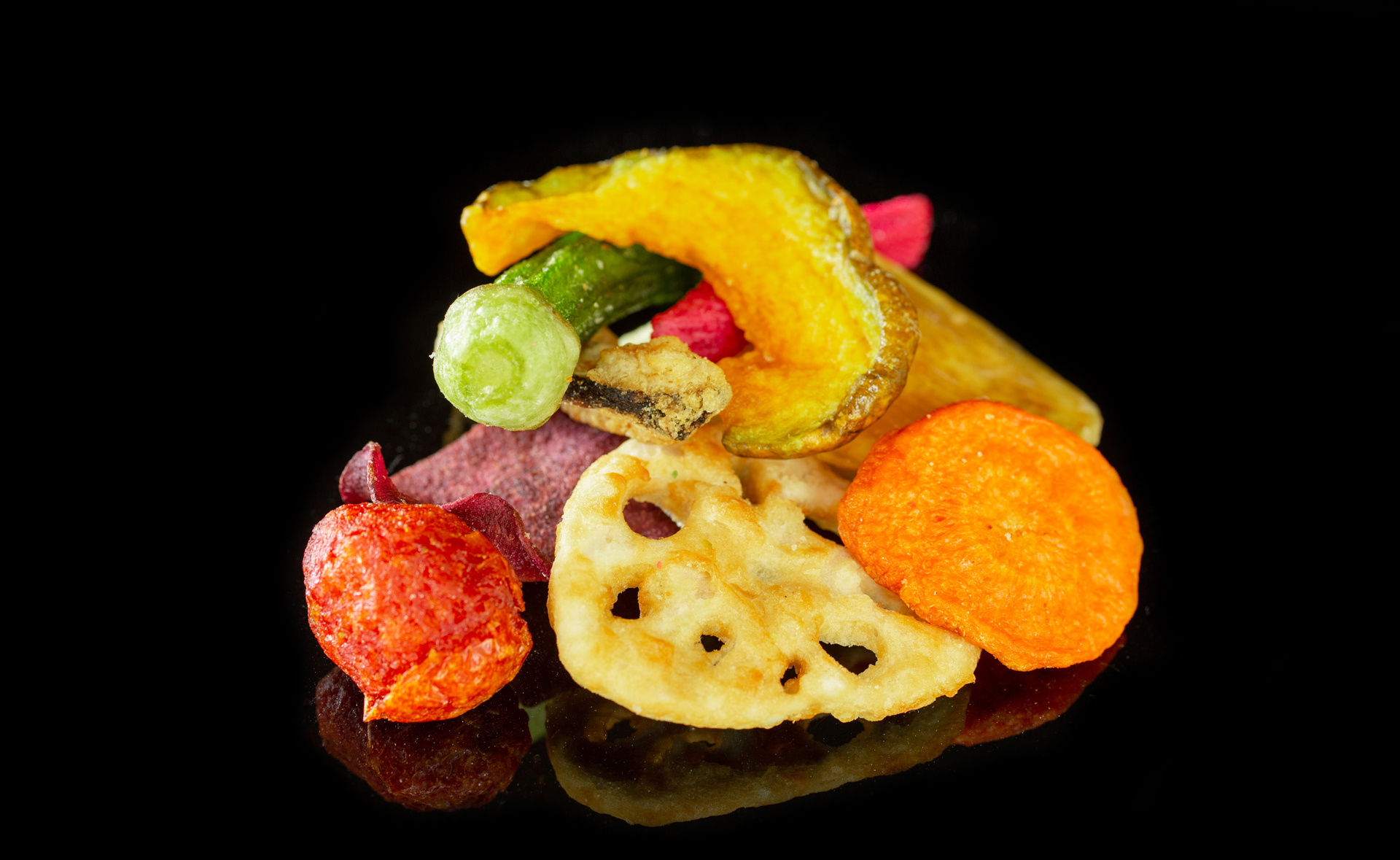 福岡県福岡市の株式会社トモヤは野菜チップ、ドライフルーツ、ナッツの加工・製造・販売をおこなっております。